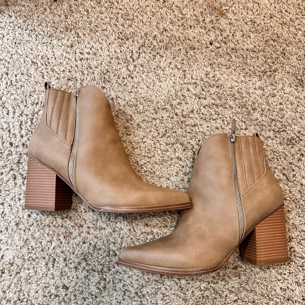 Ankle booties